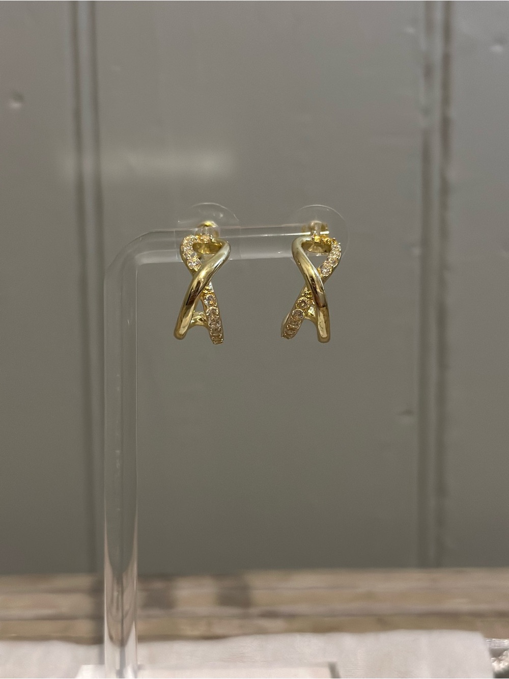 Kendra Scott Annie Gold Infinity Huggie Earrings